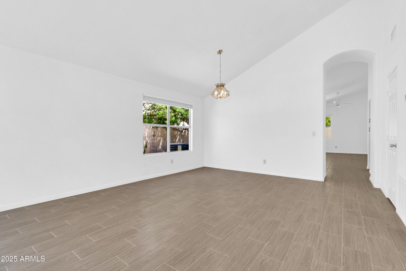 1511 W Wildhorse Ct-10