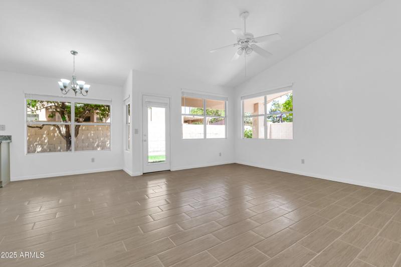 1511 W Wildhorse Ct-5