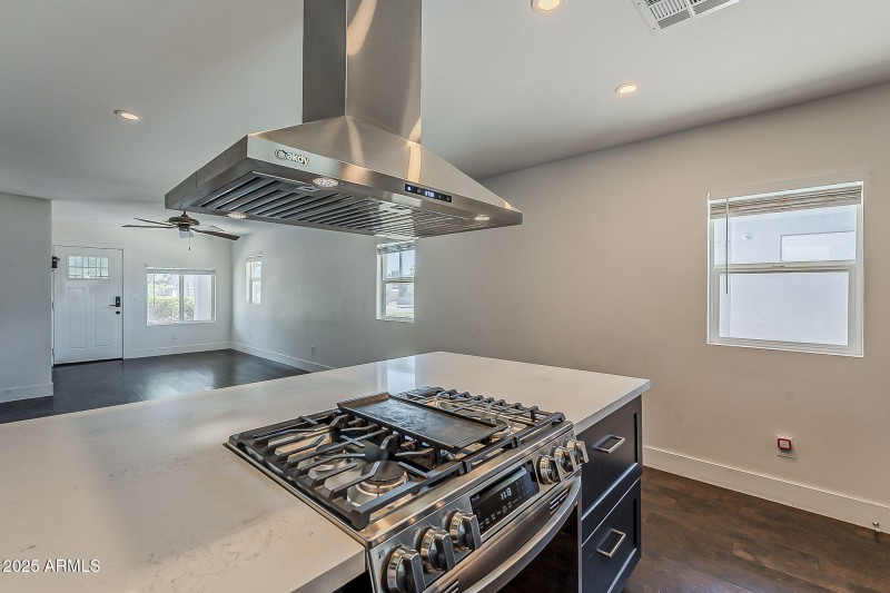 16-web-or-mls-North 25th-16