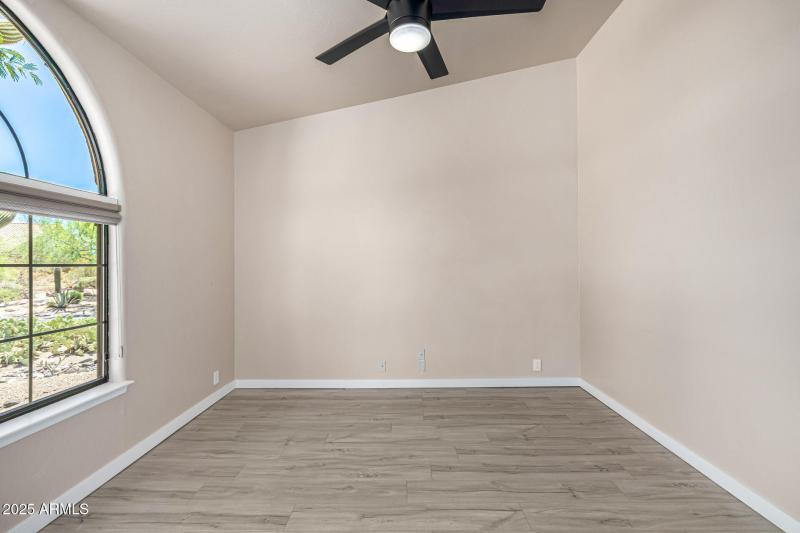 Corner Room with Scenic Light