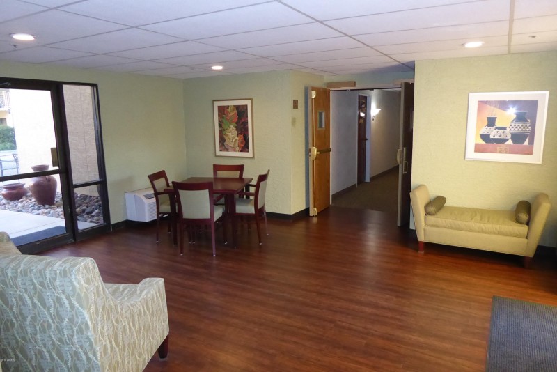 Nice visiting area right next door