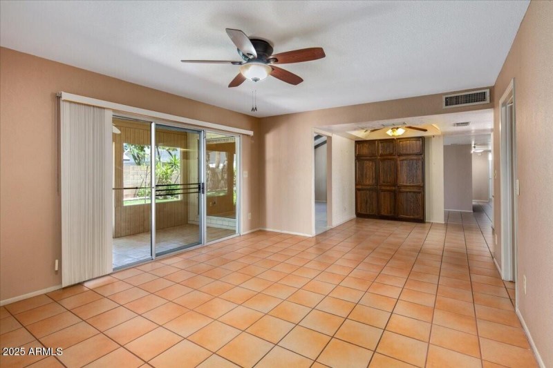 021_21Family Room Views