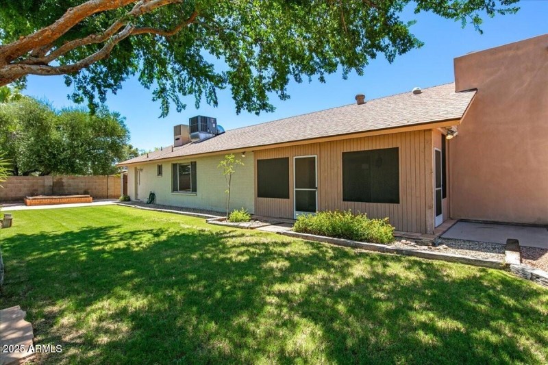 033_33Rear Exteriors