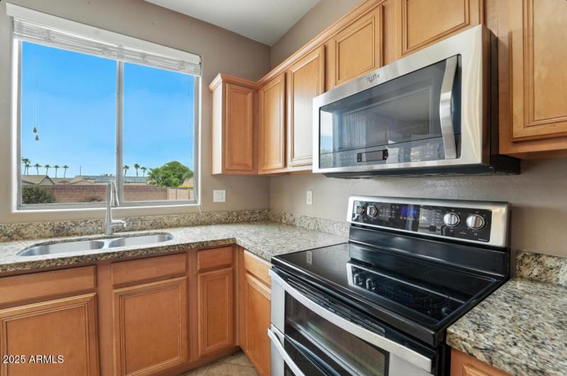 16916 W Northampton Rd-16