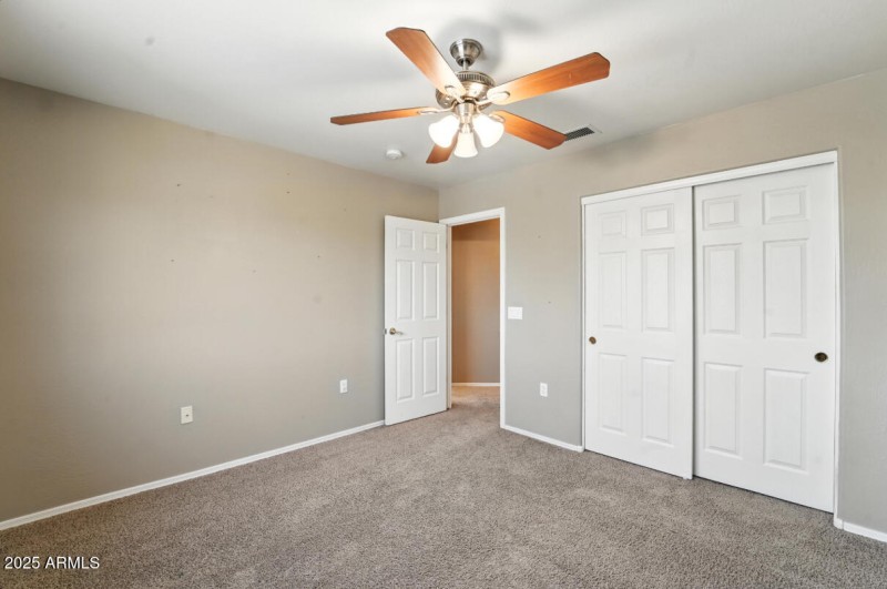 16916 W Northampton Rd-32