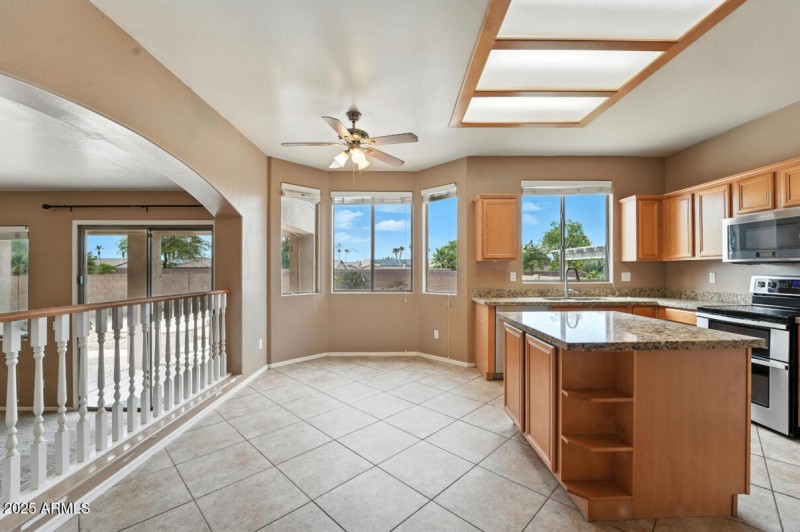 16916 W Northampton Rd-11