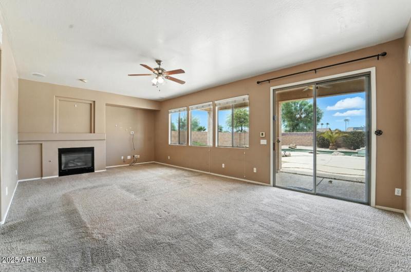 16916 W Northampton Rd-18