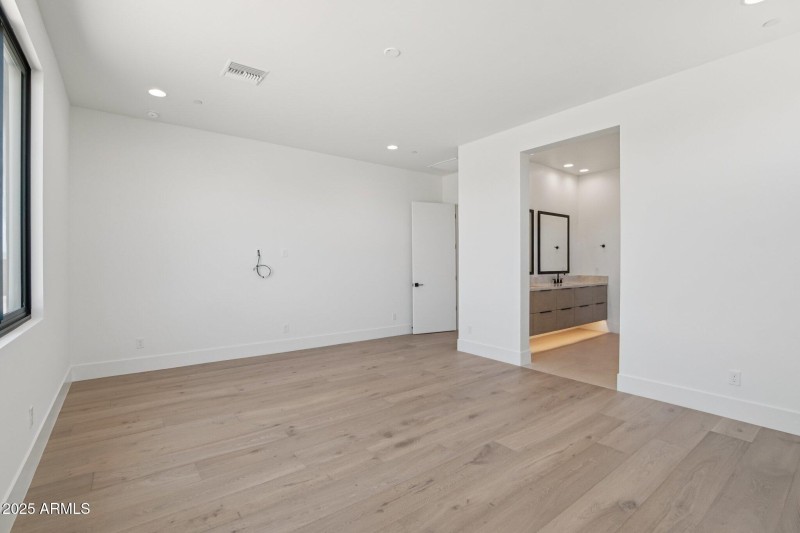 23-web-or-mls-E Buckskin Trail-S2407-020