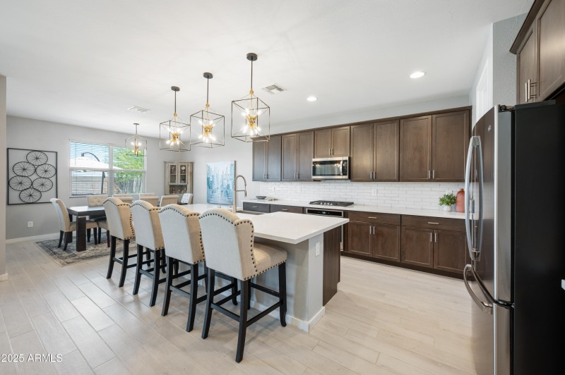 8-37082 N Rhinelander Kitchen