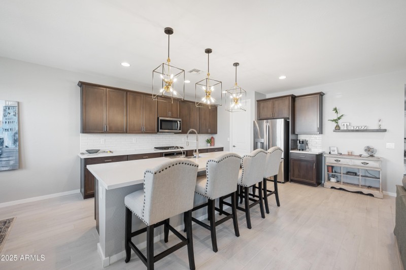 9-37082 N Rhinelander Kitchen