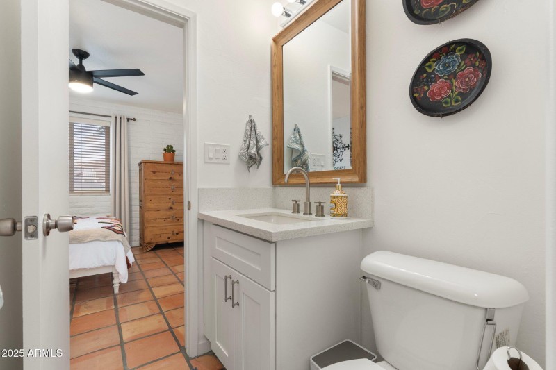 large-019602df-4c99-71ad-a36d-58448709d5