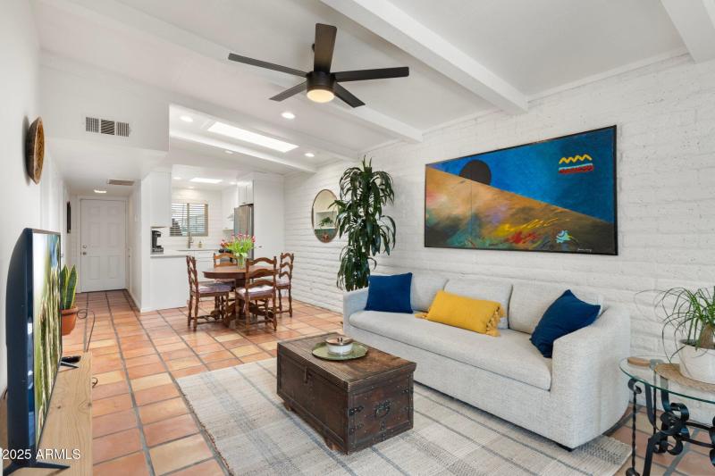 large-019602df-4eec-7015-9859-bcbcdb0ec7