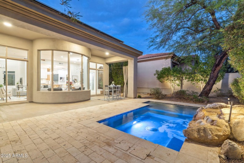 Sparkling Pool & Large Covered Patio