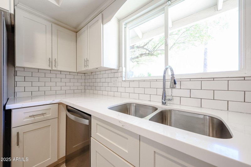 Light and bright kitchen