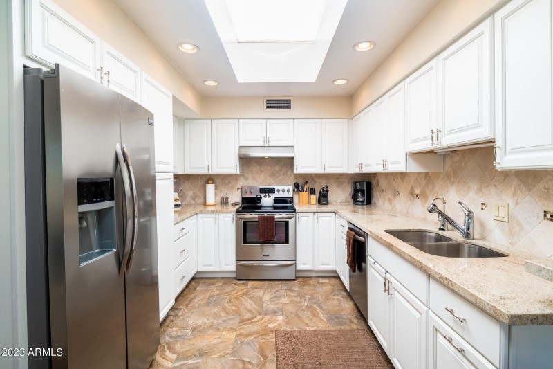 7270 E Loma Ln Kitchen Galley