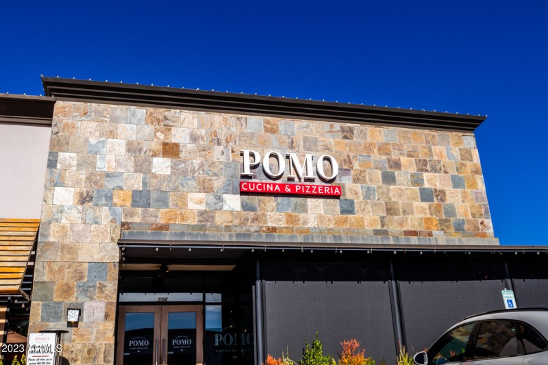 7270 E Loma Ln Pomo