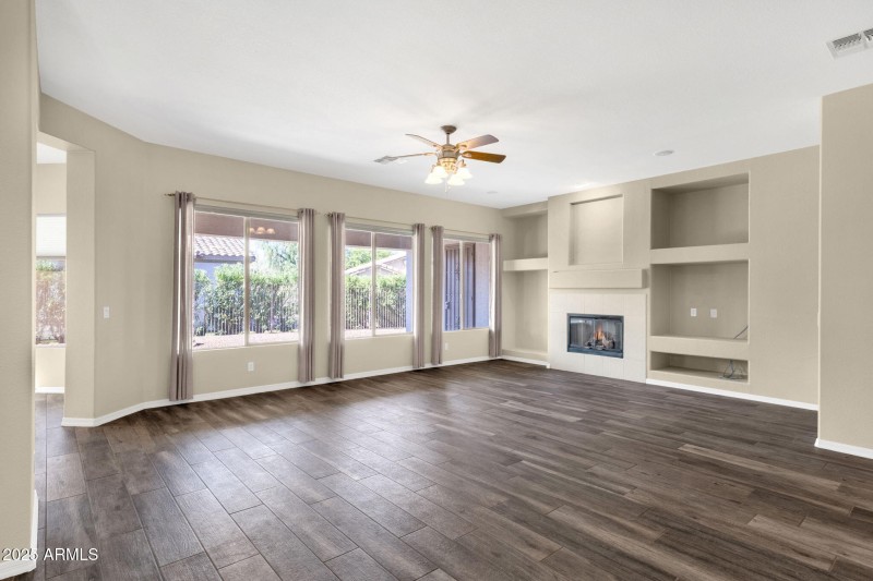 7-web-or-mls-4735-e-azalea-dr