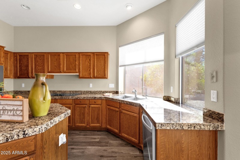 16-web-or-mls-4735-e-azalea-dr