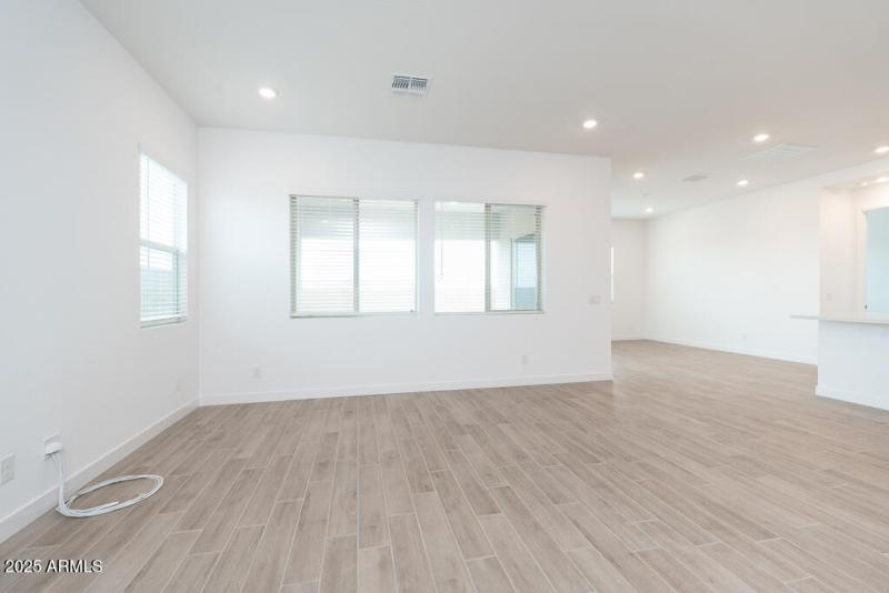 Tri Pointe Terraza 4 - Great Room-2MLS