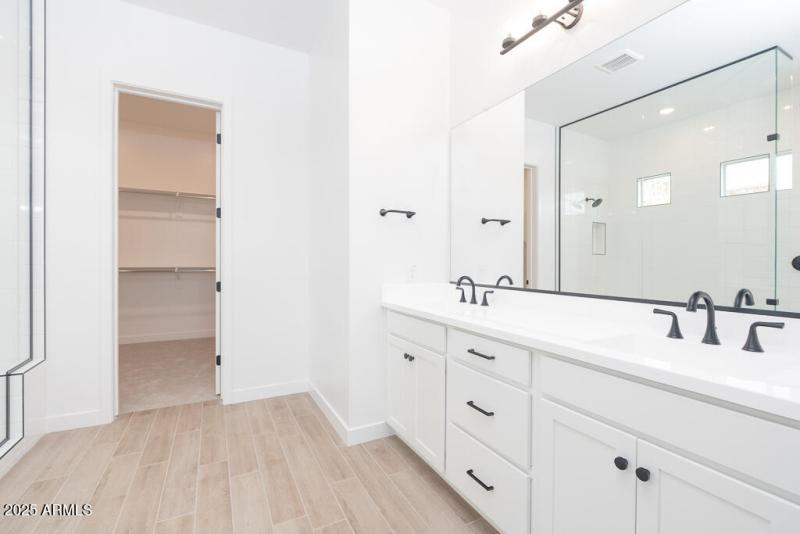 Tri Pointe Terraza 4 - Primary Bath-1ML