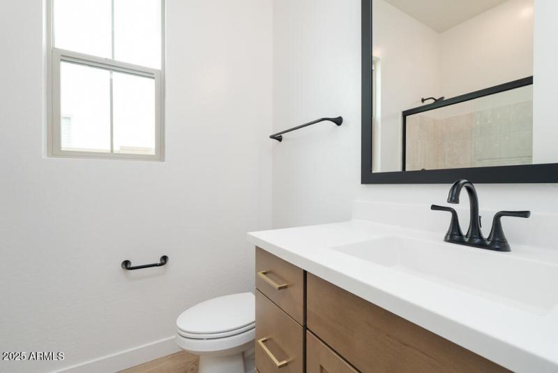 Tri Pointe Waterston Central 280 - Bath