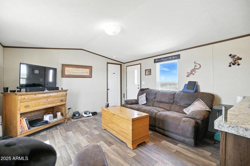 8-web-or-mls-_DSC2915 chris avery