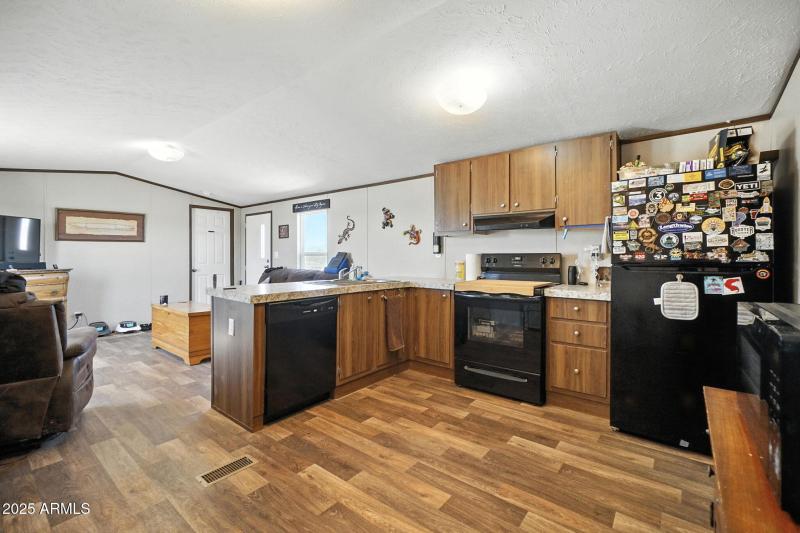 11-web-or-mls-_DSC2924 chris avery