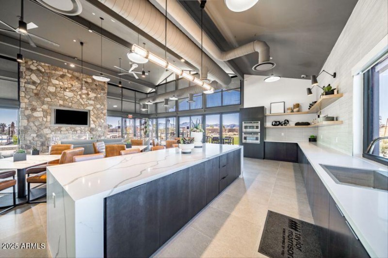 Inside Clubhouse Kitchen 2 (2)