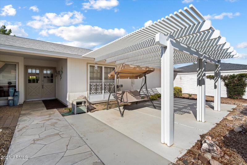 Front yard private patio
