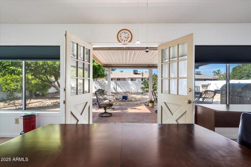 Work/Craft Room Yard Entry