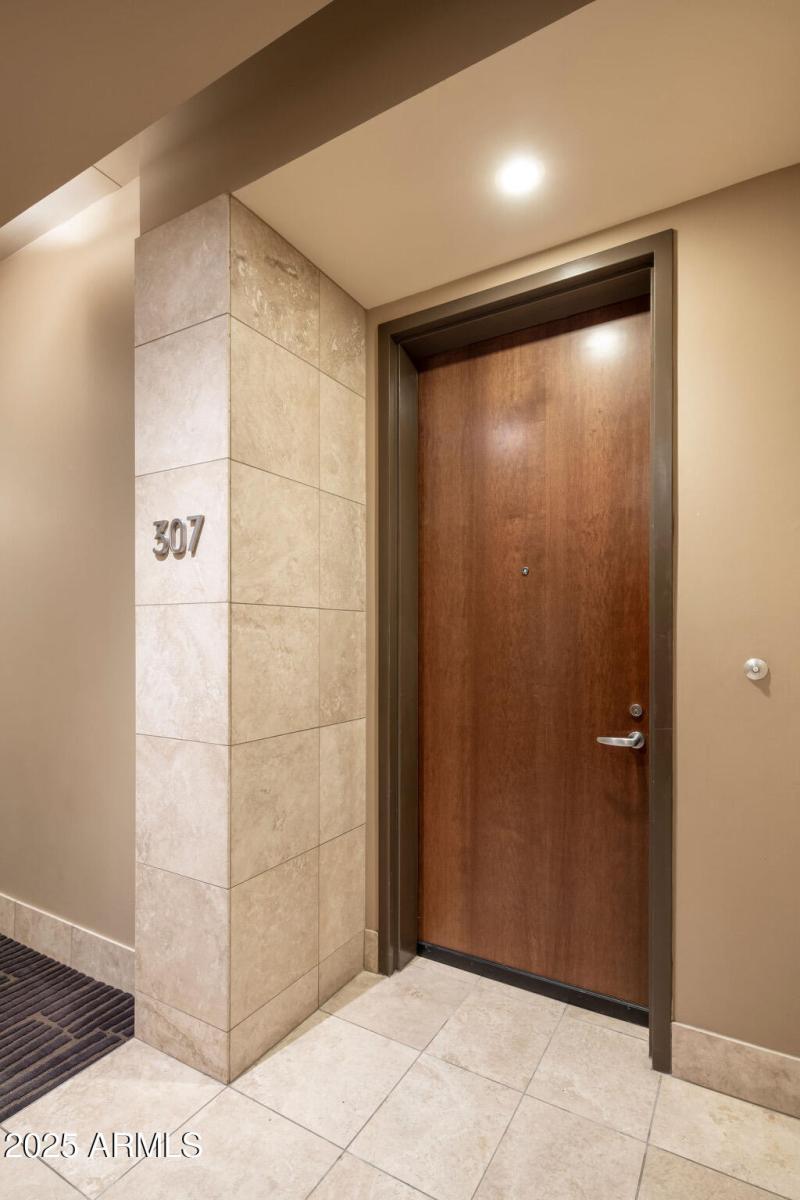 15215 N KIERLAND BLVD 307