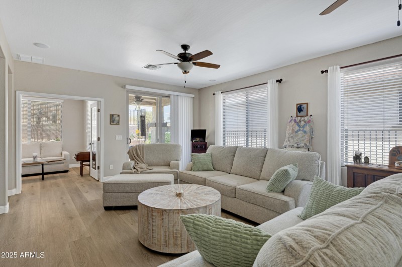 307 W Twin Peaks Pkwy-10