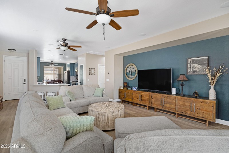 307 W Twin Peaks Pkwy-11