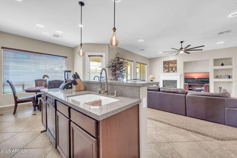 2411 W Corral Road, Phoenix, AZ 85041