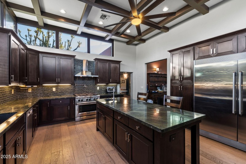 011_1522 E Northern Ave