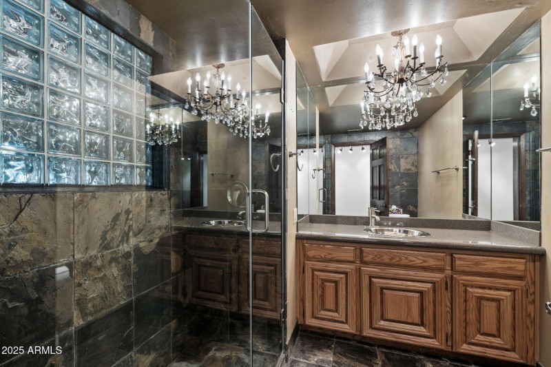 017_1522 E Northern Ave