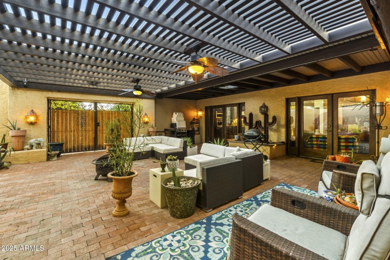 039_1522 E Northern Ave