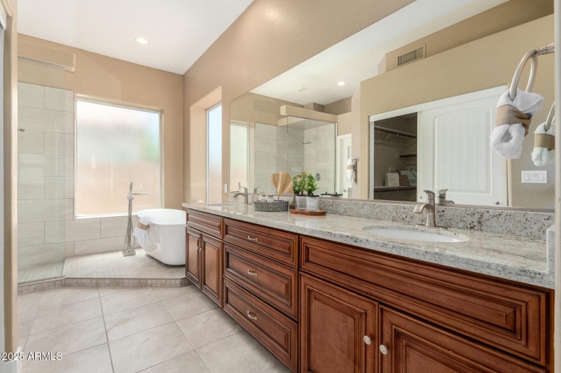 Primary Bathroom w/Dual Sinks