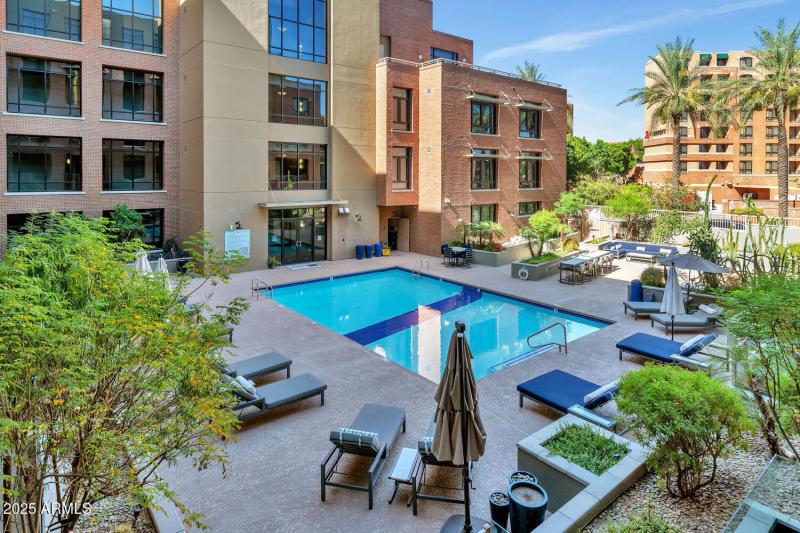 7301 E 3rd Ave-large-004-005-TOD6429-150