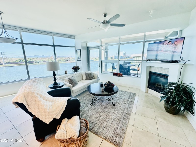 3) 60708-6889646581e26