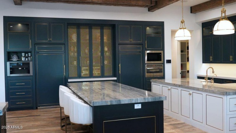 Kitchen Islands