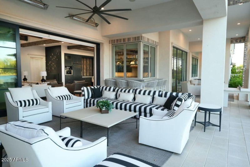 Patio seating LG daytime