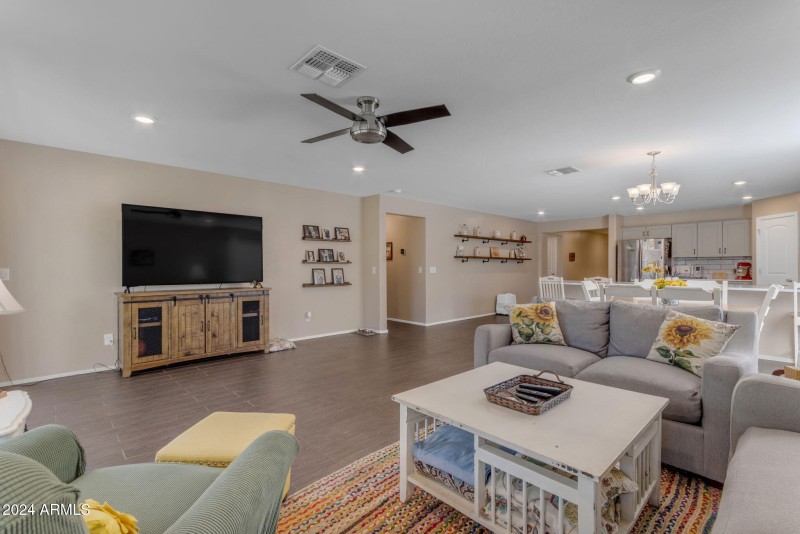 12-web-or-mls-12_073_a4m_breal