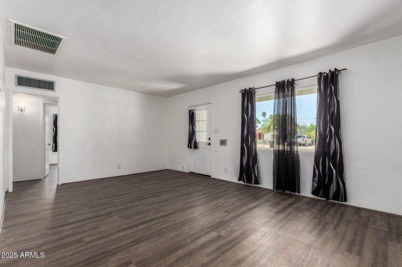 E14EECD0-9633-4EC0-89C2-9B72B3AA5E96