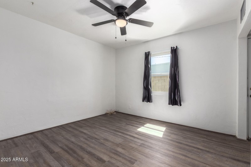 17484576-741B-41A8-8014-56C2C3825BF1