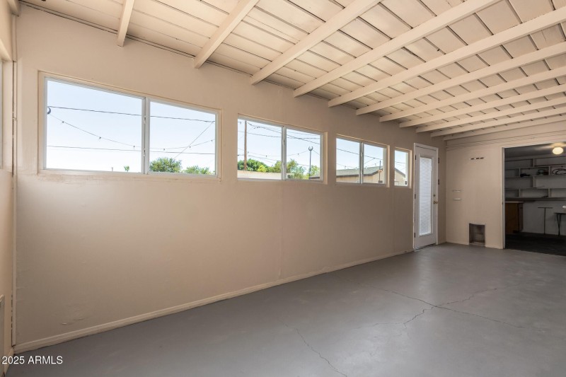 EEA2B433-F86A-4C88-B149-6815006EA4D8