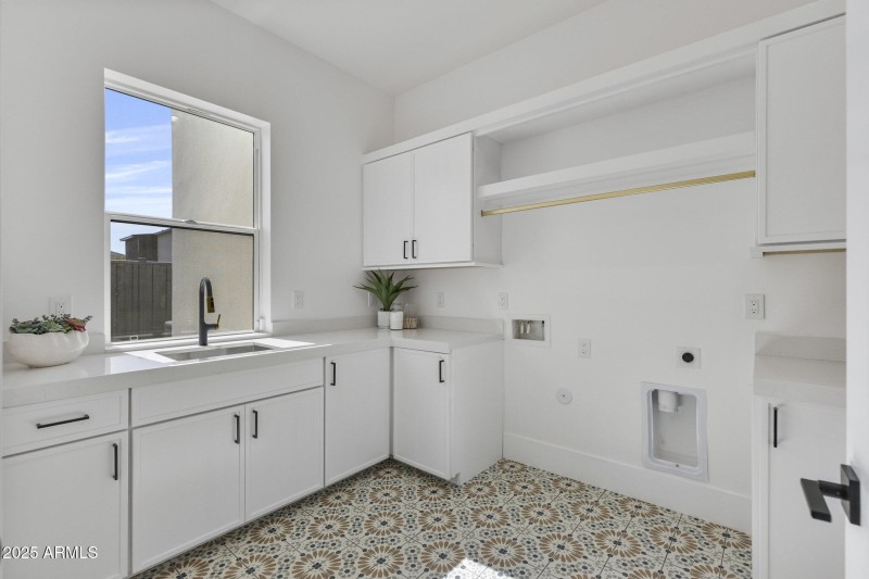 Oversized Laundry/Utility Room