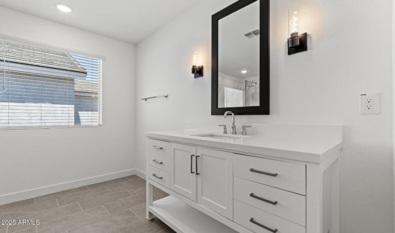 Manor Lot #52 Primary Bath (2) (Large)