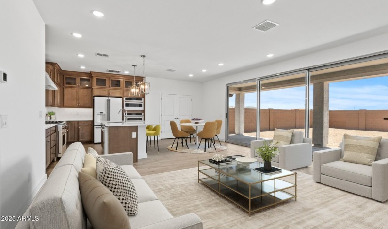 Manor Lot #75 Great Room (2) (Large)