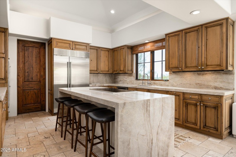 11-10060EBlueSkyDr-11